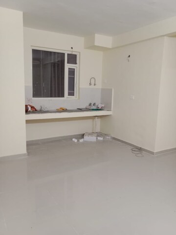 Room in 2 BHK Apartment at Pyramid Elite, Sector 86 – for Rent