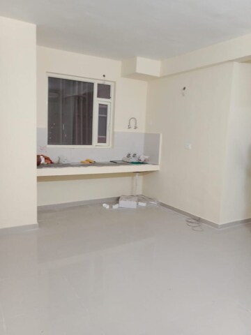 Room in 2 BHK Apartment at Pyramid Elite, Sector 86 – for Rent