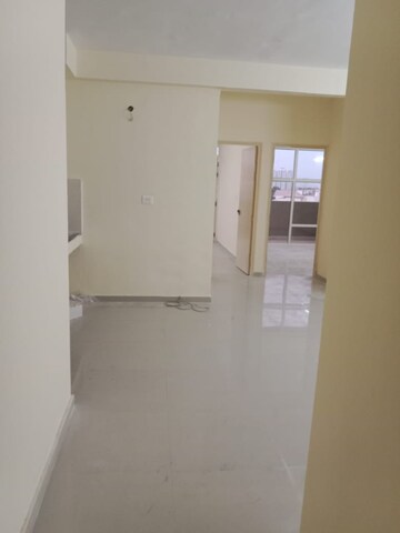 Room in 2 BHK Apartment at Pyramid Elite, Sector 86 – for Rent
