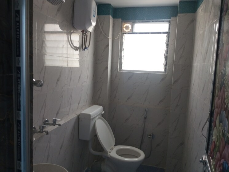 Bathroom, dhakuria 2 Bedroom 700 Sq.Ft. Apartment In Dhakuria Kolkata 8119565