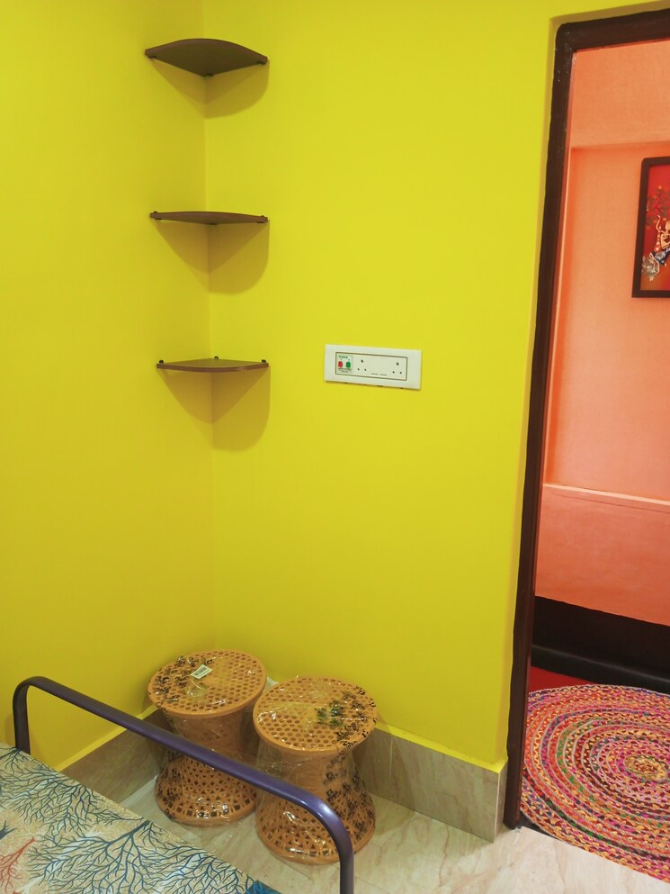 Room, dhakuria 2 Bedroom 700 Sq.Ft. Apartment In Dhakuria Kolkata 8119565