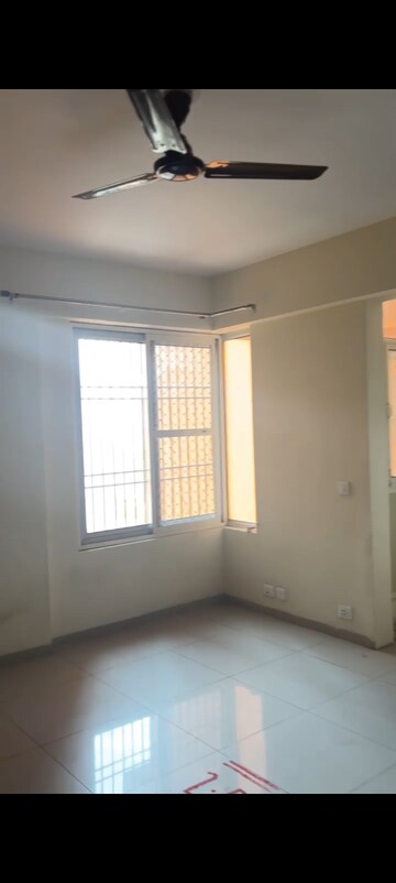 Room in 1 BHK Apartment at Wave Dream Homes, Wave City – for Rent