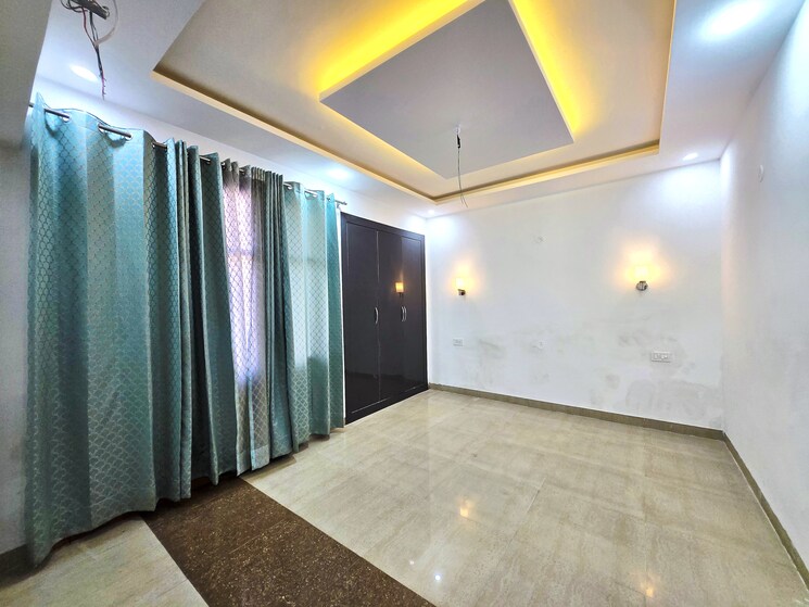 Room, sector 20 3.5 Bedroom 2155 Sq.Ft. Apartment In Sector 20 Panchkula 8119543