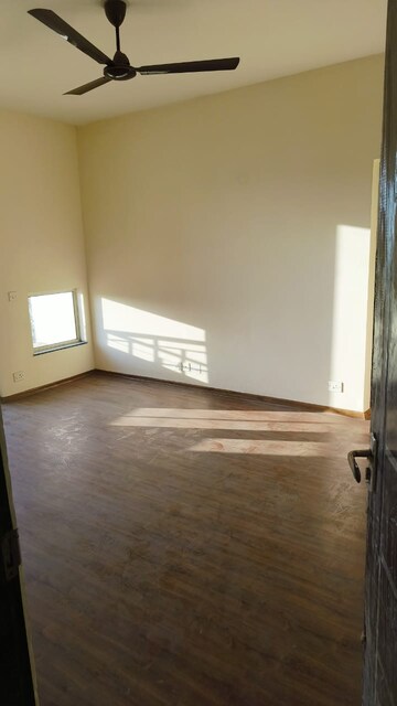 Room in 3 BHK Apartment at The Legend One, Sector 57 – for Rent