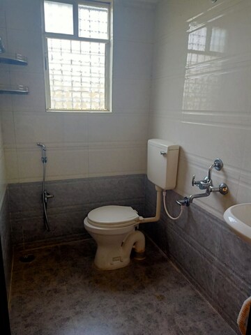 Master Bedroom in 2 BHK Apartment at Tingre Nagar – for Rent