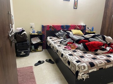 Bedroom in 2 BHK Builder Floor at Sector 40 – for Rent