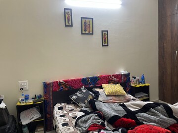 Bedroom in 2 BHK Builder Floor at Sector 40 – for Rent