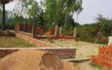 Plot For Sale in Kasna Industrial Area, Kasna