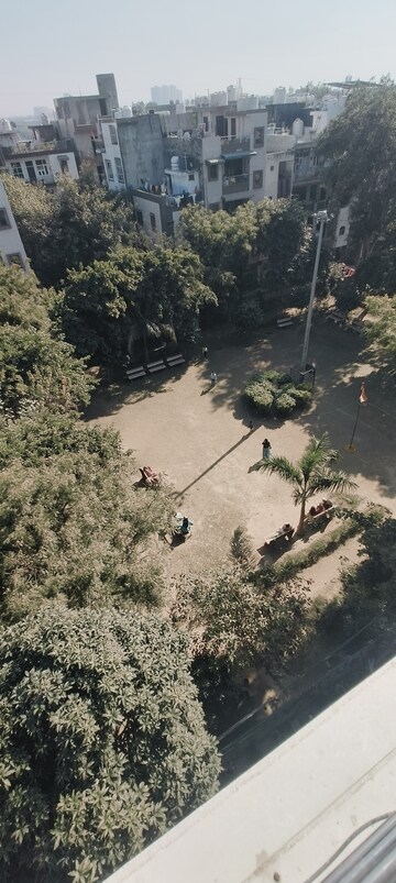 2 BHK Builder Floor – Garden View at Rohini Sector 25 - for Sale