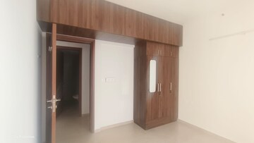 Room in 2 BHK Apartment at Bhartiya City Nikoo Homes II, Thanisandra Main Road – for Rent