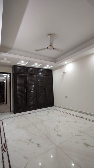 Room in 3 BHK Independent House at RWA Apartments Sector 39, Sector 39 – for Rent