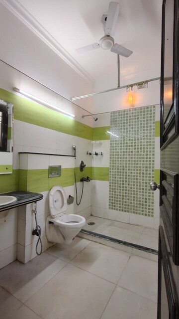 Master Bedroom in 3 BHK Independent House at RWA Apartments Sector 39, Sector 39 – for Rent