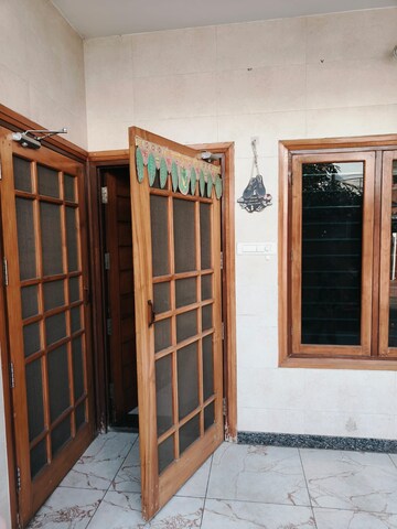 Bedroom in 2 BHK Builder Floor at Indira Nagar – for Rent