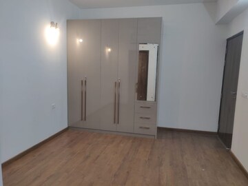 Room in 4 BHK Builder Floor at DLF Garden City Independent Floors, Sector 92 – for Rent