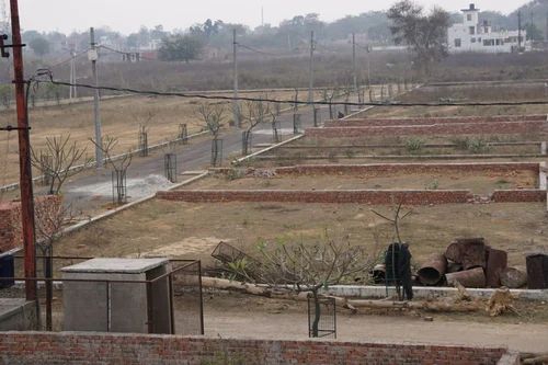 Plot For Sale in Dawar Railway Station Cha