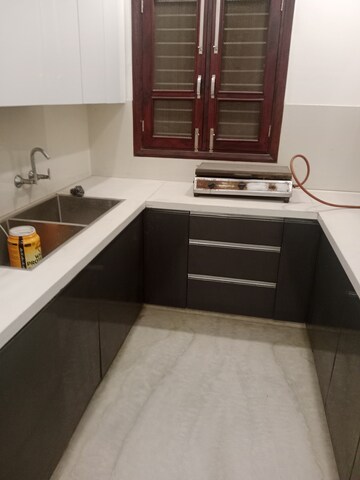 Kitchen in 1.5 BHK Builder Floor at Ansals Sushant City – for Rent