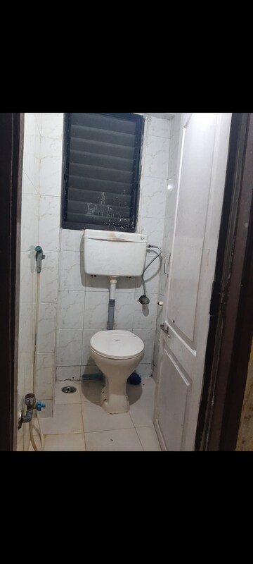 Bathroom in 1 RK Apartment at Ahuja Towers, Prabhadevi – for Rent