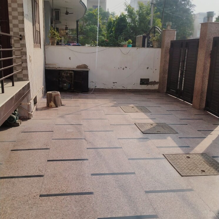  Parking, sector 9a 3 Bedroom 263 Sq.Yd. Villa In Sector 9a Gurgaon 8119757