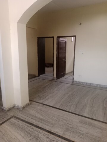Room in 2 BHK Builder Floor at Sector 25 – for Rent