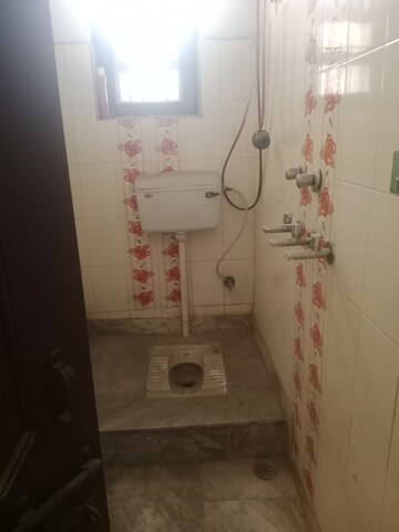 Bathroom in 2 BHK Builder Floor at Sector 25 – for Rent