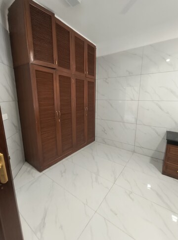 Staircase in 5 BHK Villa at Sainik Farm – for Rent