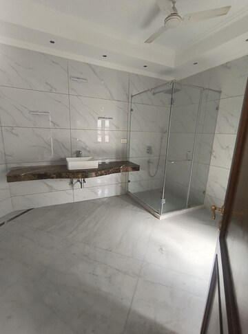 Balcony in 5 BHK Villa at Sainik Farm – for Rent