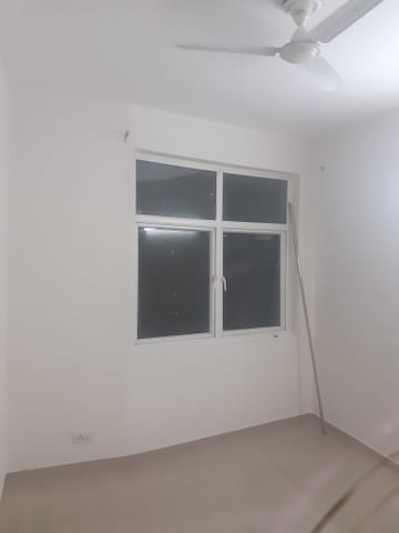 Room in 2 BHK Apartment at Mahagun Mywoods, Sector 16c Greater Noida – for Rent