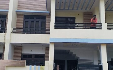 3 BHK Builder Floor For Rent in Gomti Nagar