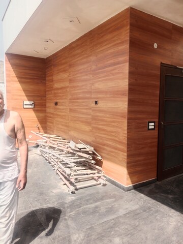 Parking in 2 BHK Builder Floor at Sector 25 – for Rent
