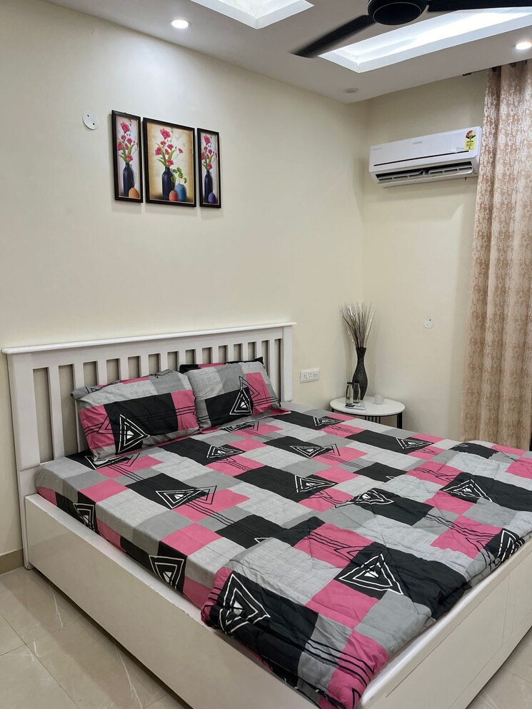 Bedroom, kharar landran road 3 Bedroom 120 Sq.Yd. Builder Floor In Kharar Landran Road Mohali 8119905