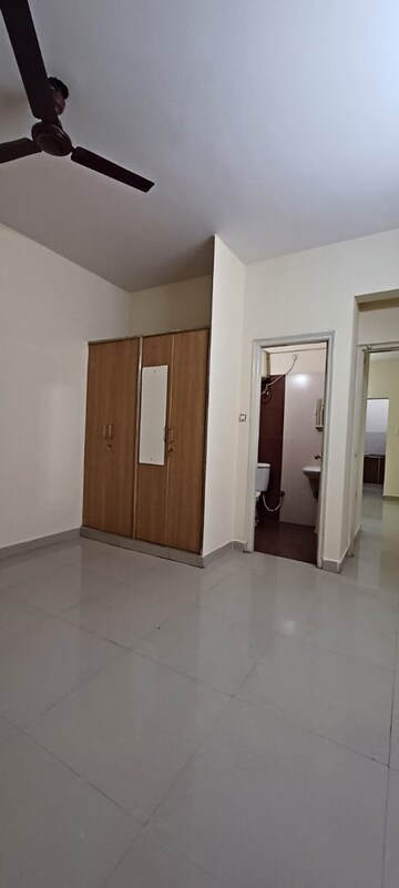 Room in 2 BHK Apartment at Mahadevpura – for Rent