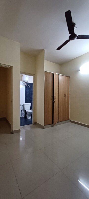 Room in 2 BHK Apartment at Mahadevpura – for Rent