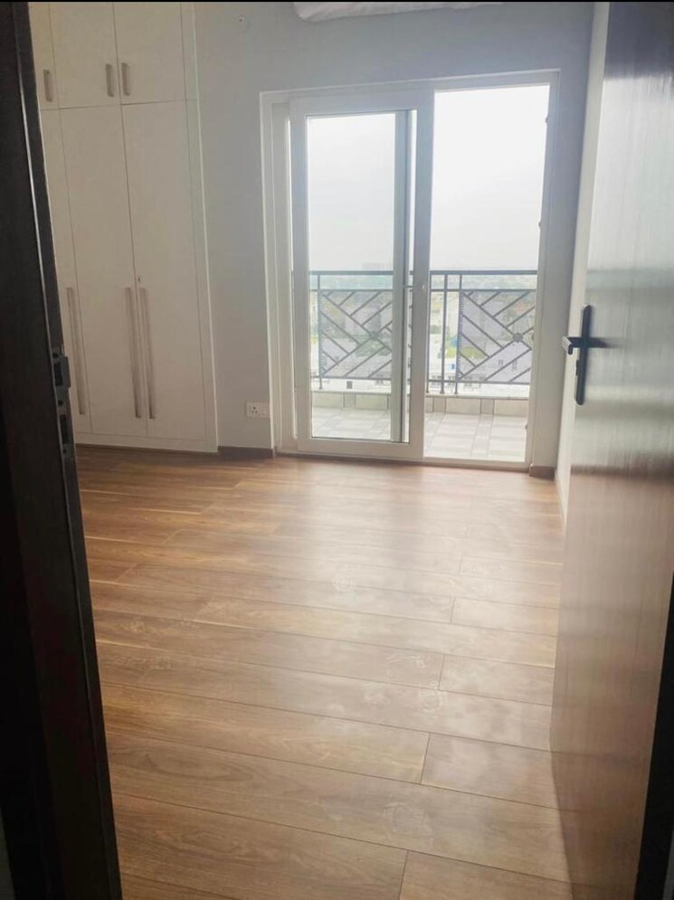 Room, central-park-flower-valley-aqua-front-towers 3 Bedroom 2134 Sq.Ft. Apartment In Sohna Sector 33 Gurgaon 8120041