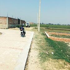 Plot For Sale in Sikandrabad