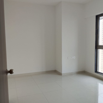 Room in 1 BHK Apartment at Runwal Eirene Phase 2, Majiwada – for Rent
