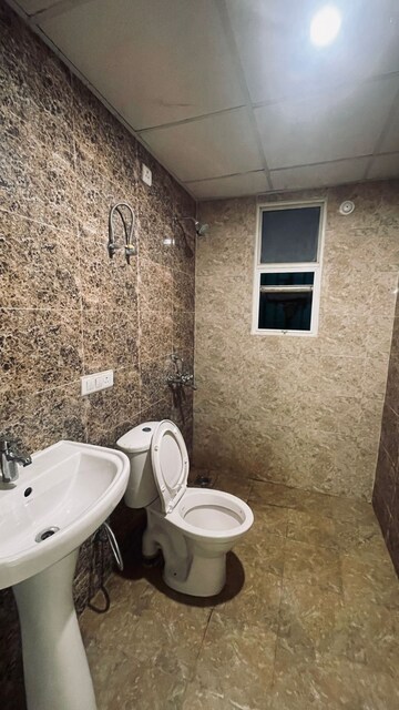 Bathroom in 3 BHK Apartment at Shalimar Vista, Gomti Nagar – for Rent