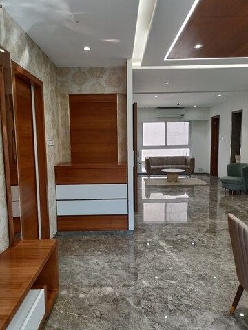 Parking in 4 BHK Apartment at Metro Nakshatra, Chembur – for Rent