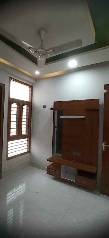 2 BHK Builder Floor For Rent in Pratap Vihar Ghaziabad  8120322