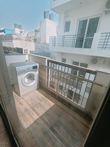 Balcony in 3 BHK Builder Floor at Sector 38 – for Rent