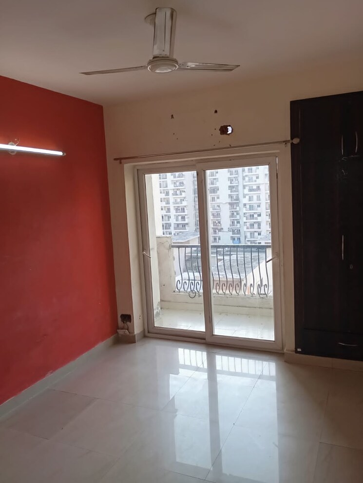 Room, nimbus-the-hyde-park 2 Bedroom 1080 Sq.Ft. Apartment In Sector 78 Noida 8120408