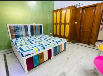 Room in  Pg at Sector 61 – for Rent