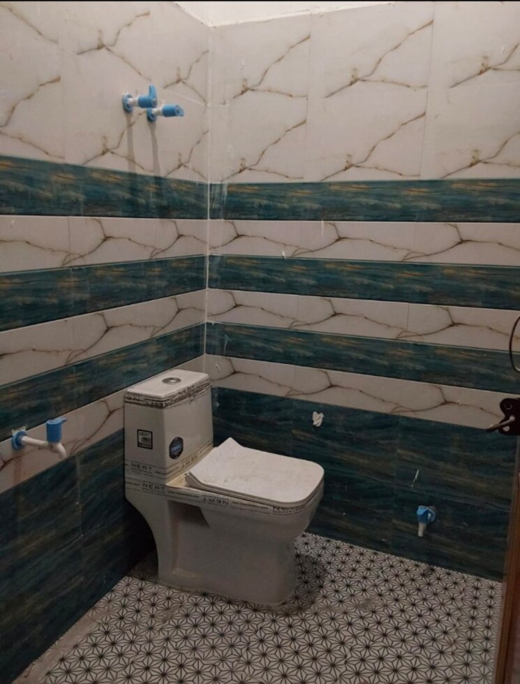 Bathroom, sector 61 Pg For Girls In Sector 61 8120455