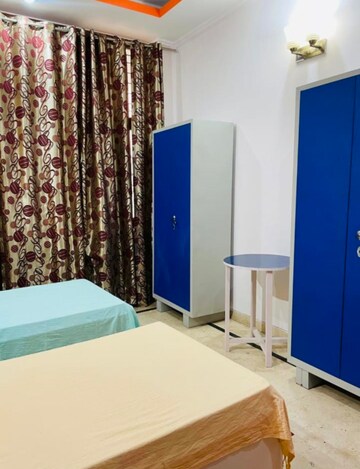 Room in  Pg at Sector 61 – for Rent