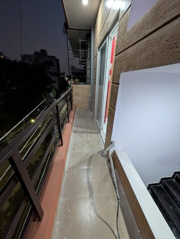 Balcony in 1 RK Builder Floor at Sushant Lok 3, Sector 57 – for Rent