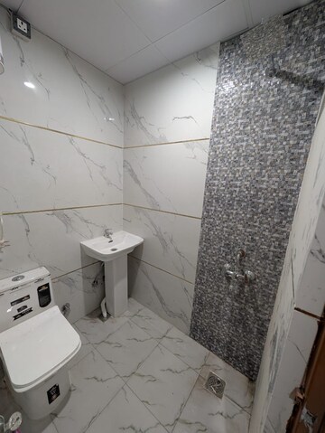 Bathroom in 1 RK Builder Floor at Sushant Lok 3, Sector 57 – for Rent