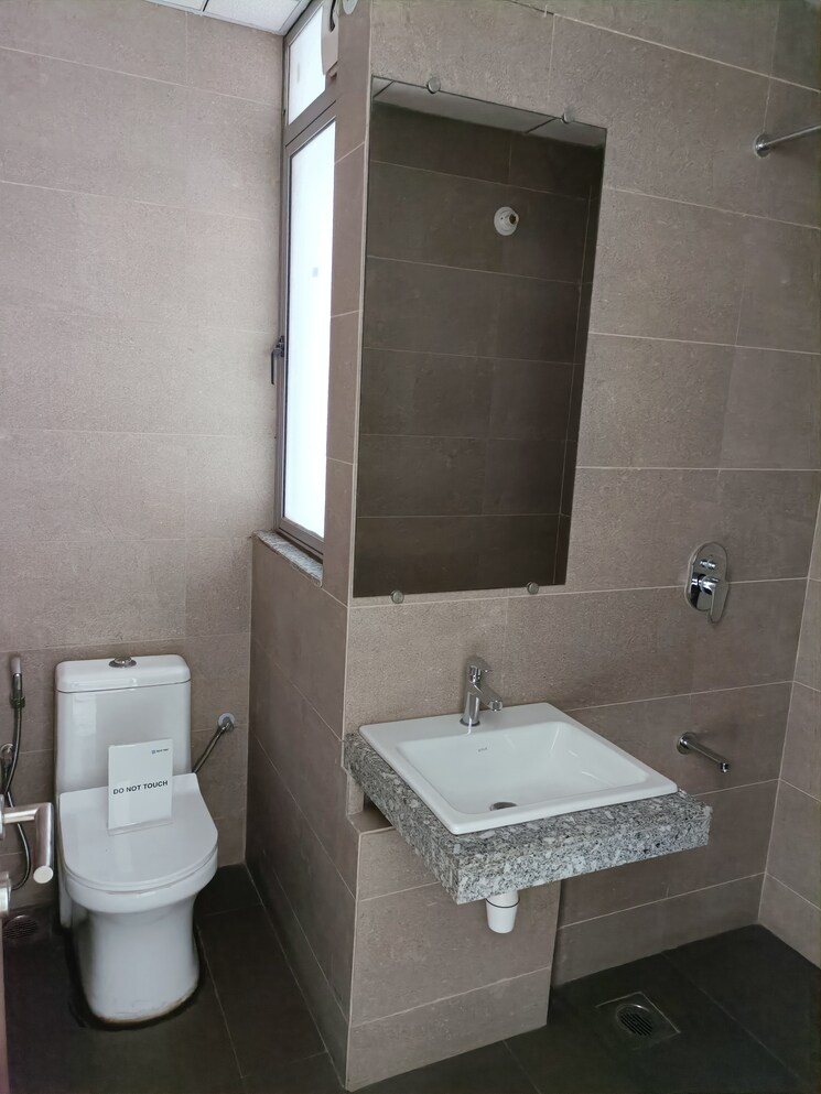 Bathroom, kalpataru-immensa 3 Bedroom 1133 Sq.Ft. Apartment In Kolshet Road Thane 8120496