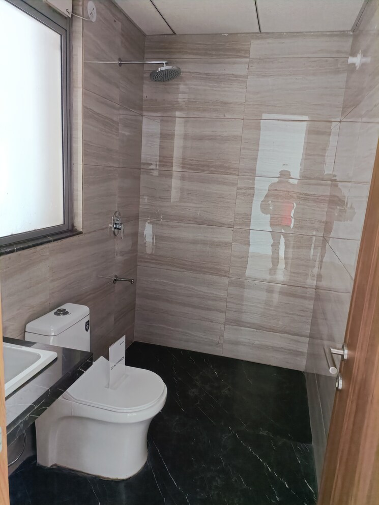 Bathroom, kalpataru-immensa 3 Bedroom 1133 Sq.Ft. Apartment In Kolshet Road Thane 8120496