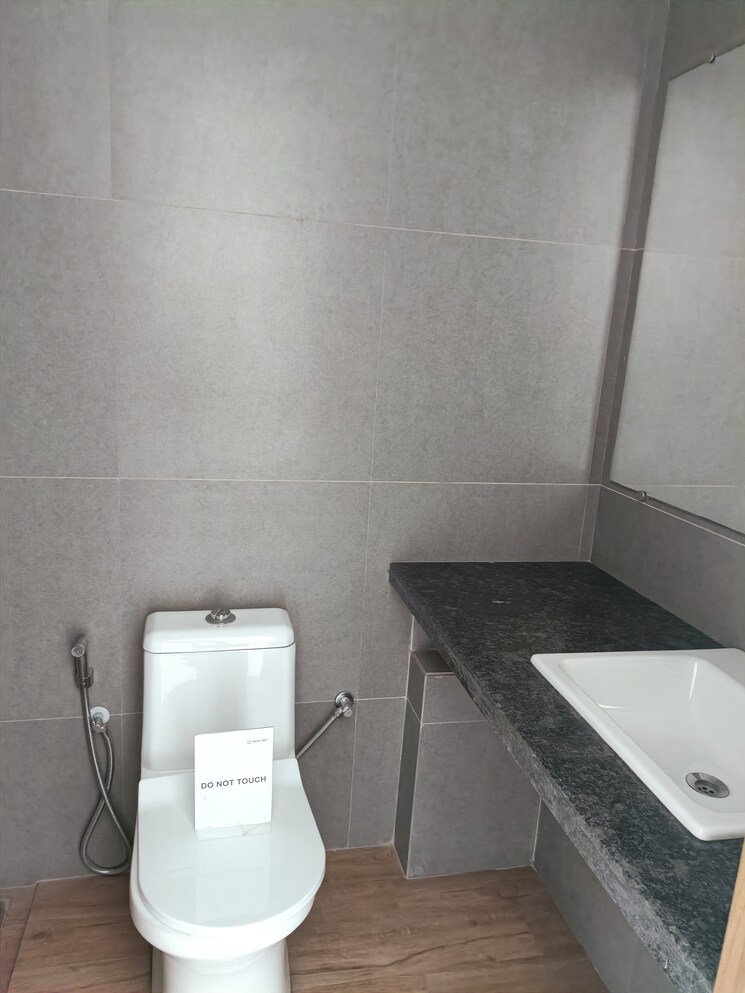 Bathroom, kalpataru-immensa 4 Bedroom 1753 Sq.Ft. Apartment In Kolshet Road Thane 8120514