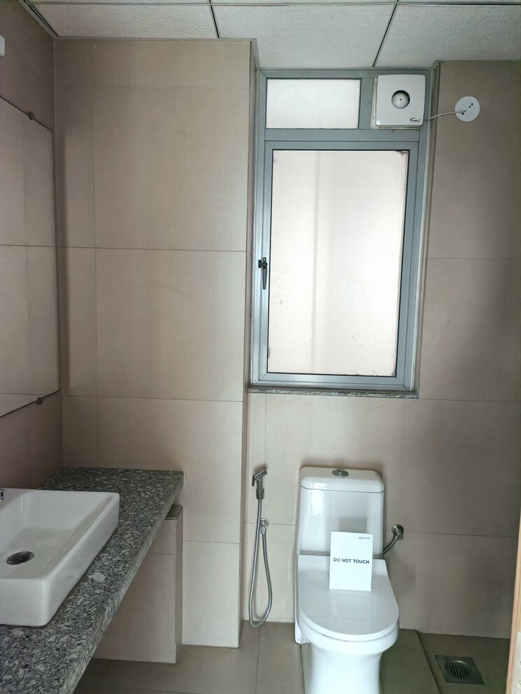 Bathroom, kalpataru-immensa 4 Bedroom 1753 Sq.Ft. Apartment In Kolshet Road Thane 8120514