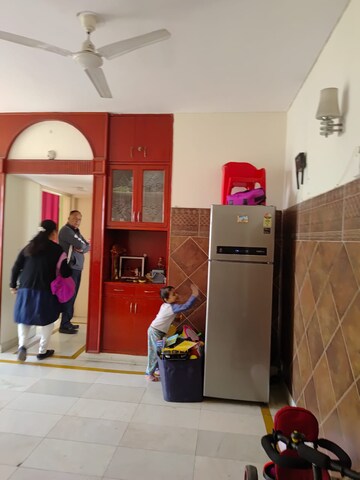 Furnished Amenities in 3.5 BHK Builder Floor at Ardee City, Sector 52 – for Rent